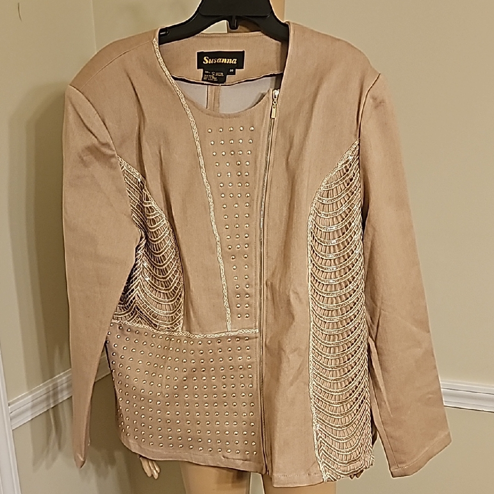 SusuannaTan Embroidered Women's Two Piece Skirt Suit